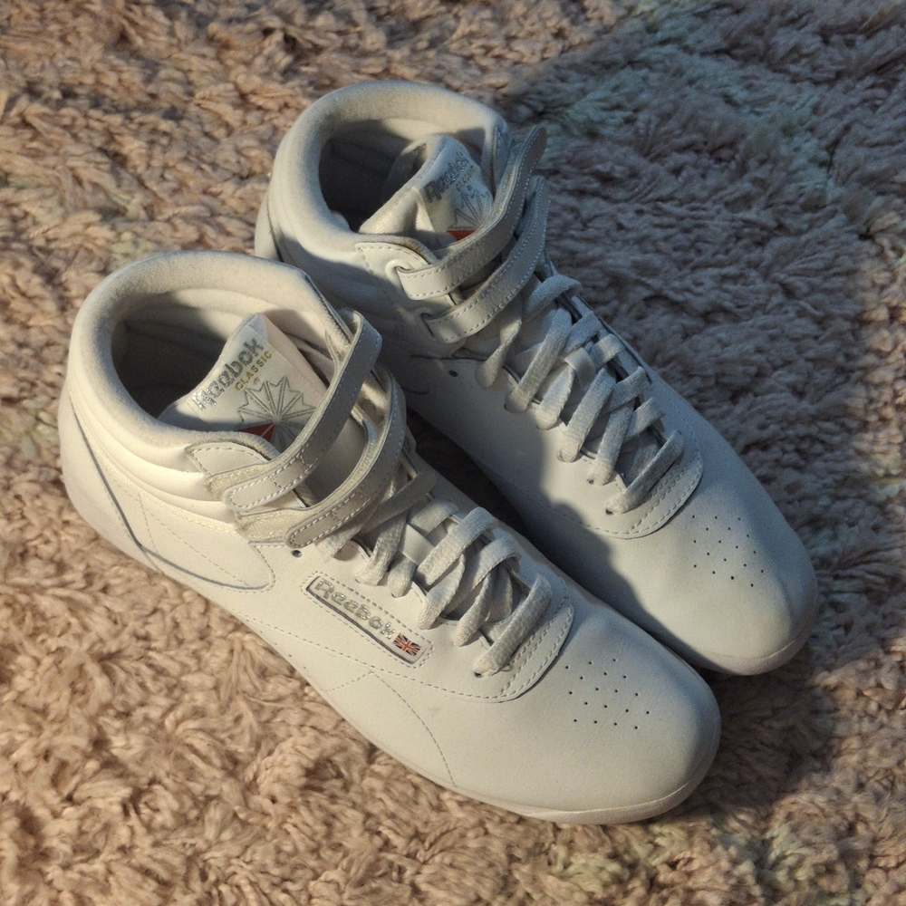 Reebok Freestyle Hi 5411s Women Casual Sneakers - Picture 2 of 6